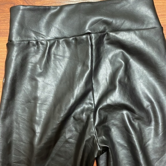Abercrombie &‎ Fitch Vegan Faux Leather Stretch Zip-Ankle Leggings Pants … - Picture 13 of 13